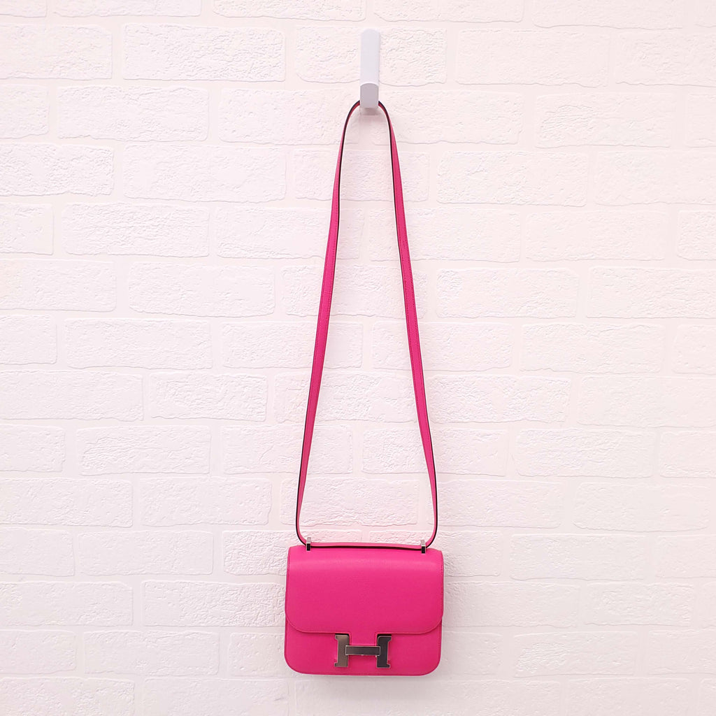 HERMÈS 'CONSTANCE 18 MINI MIROIR' IN CHEVRE ROSE POP